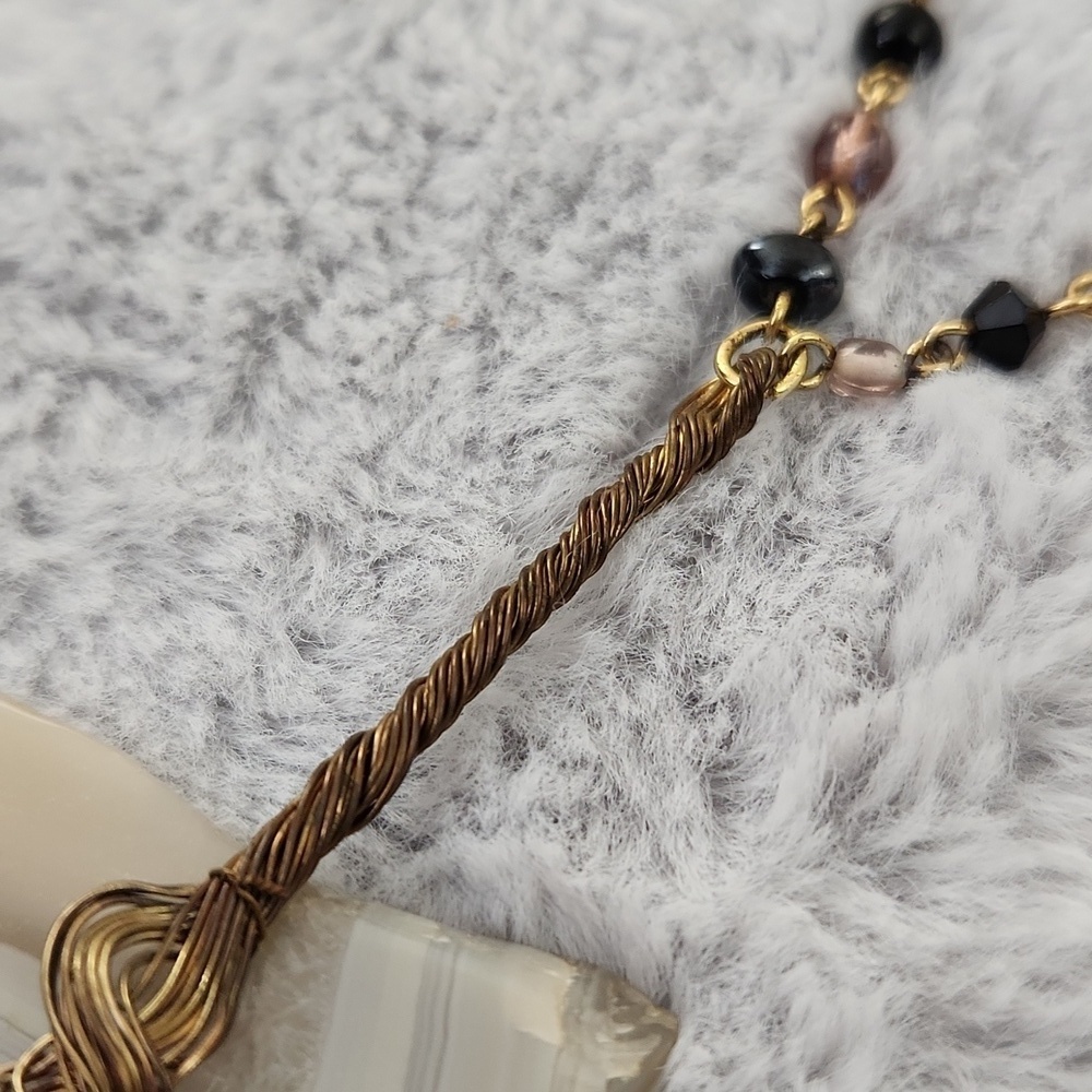 Artisan Agate Wire Wrapped Pendant Necklace Beaded Gold Tone Boho - Picture 8 of 8